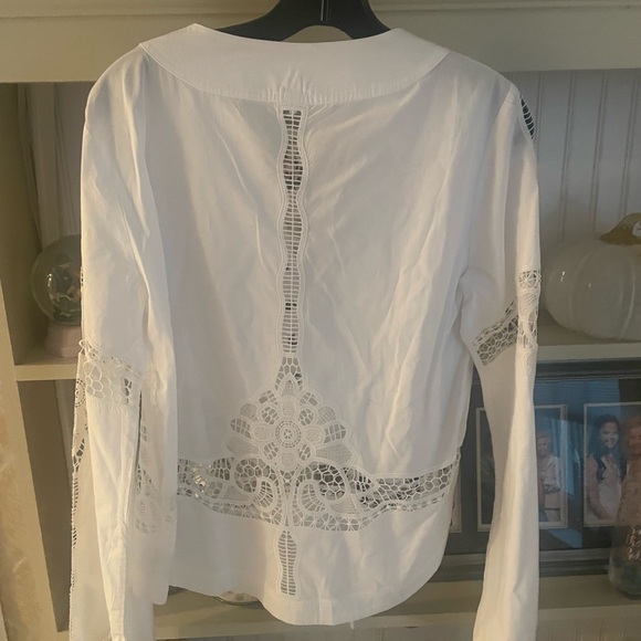 Free People Beautiful white cotton cover up or summer top🤍 - Picture 2 of 3